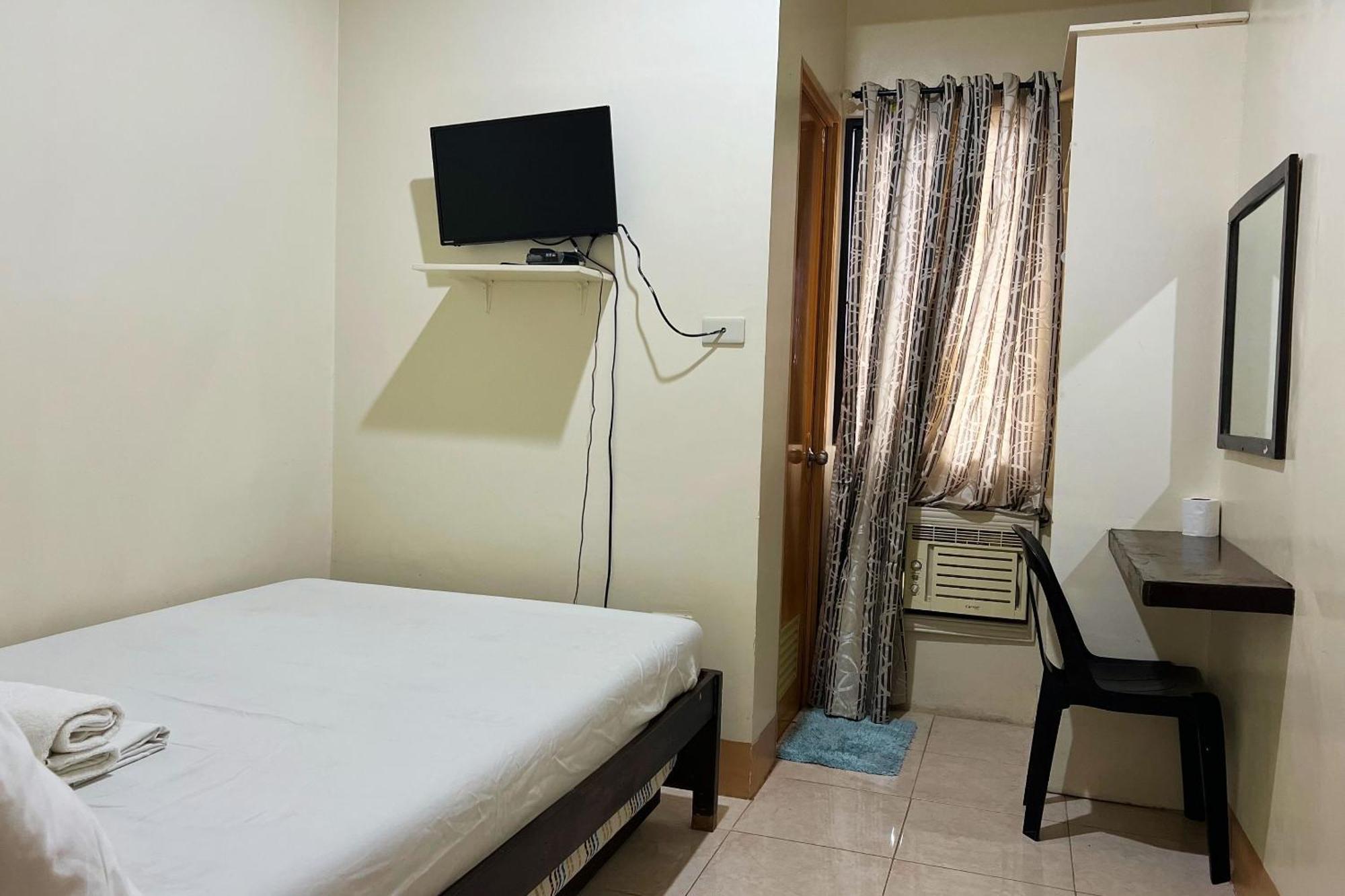 Sta Rosa Inn Iloilo Powered By Cocotel Ruang foto