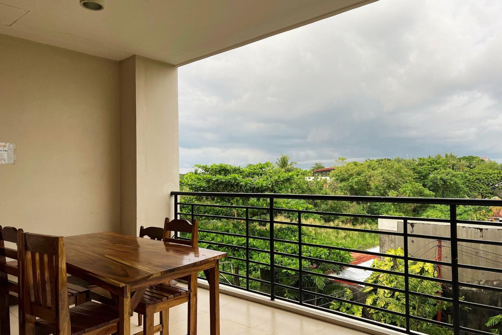 Sta Rosa Inn Iloilo Powered By Cocotel Bagian luar foto