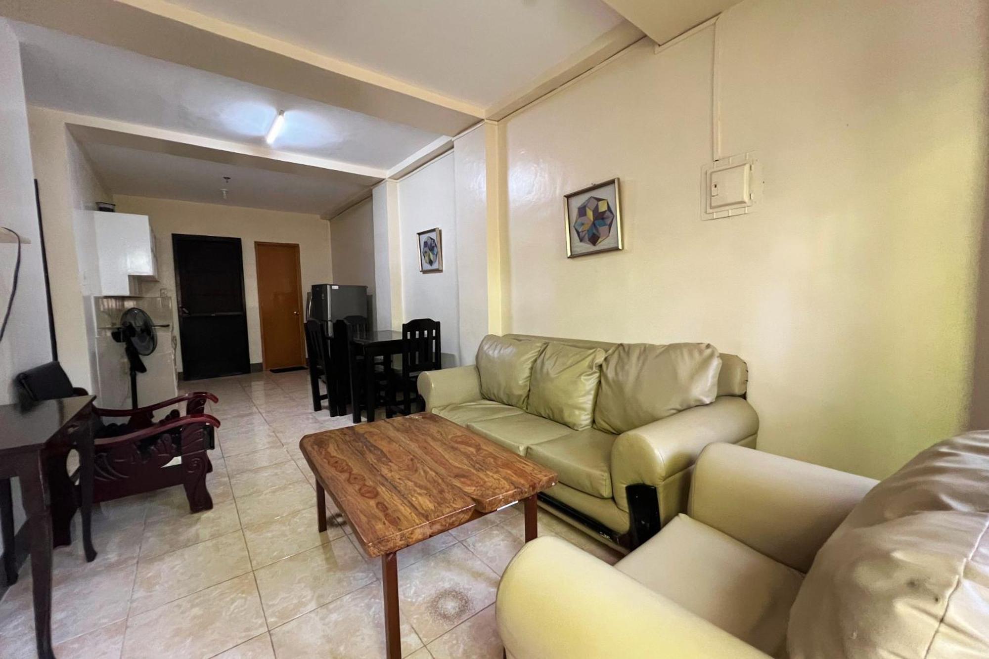 Sta Rosa Inn Iloilo Powered By Cocotel Ruang foto